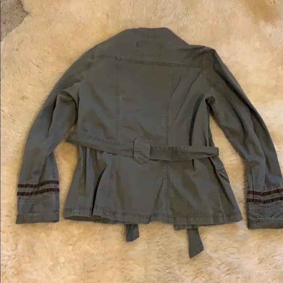Jacket - Picture 3 of 4